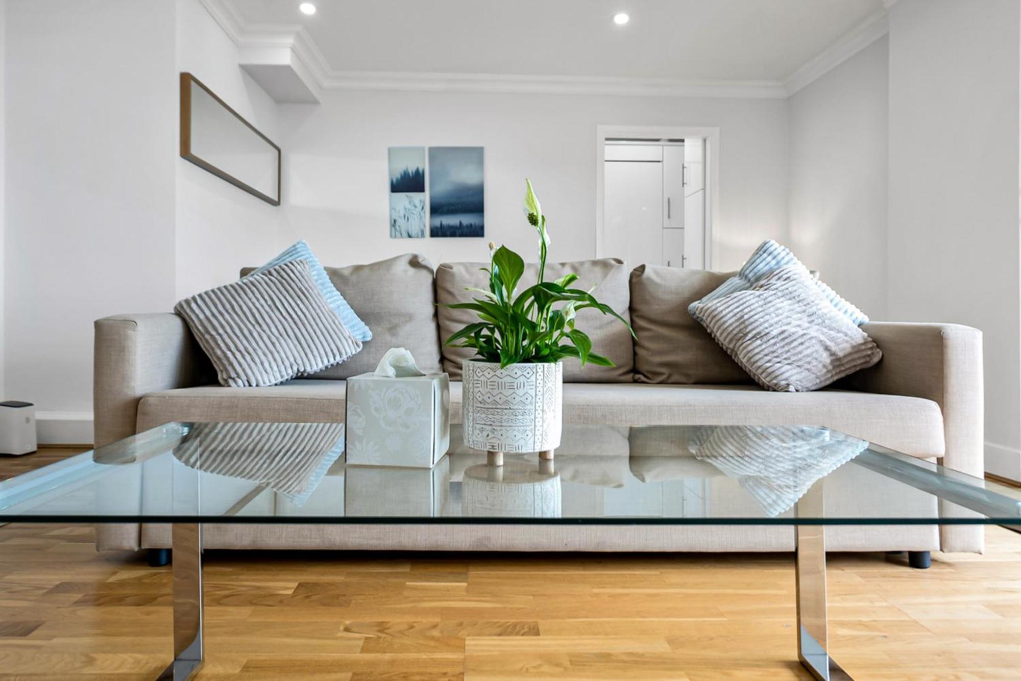 Stunning Flat On King's Road, Chelsea With Balcony * Londen
