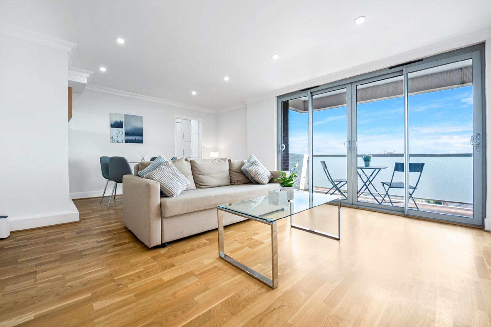 Stunning Flat On King's Road, Chelsea With Balcony * Londen